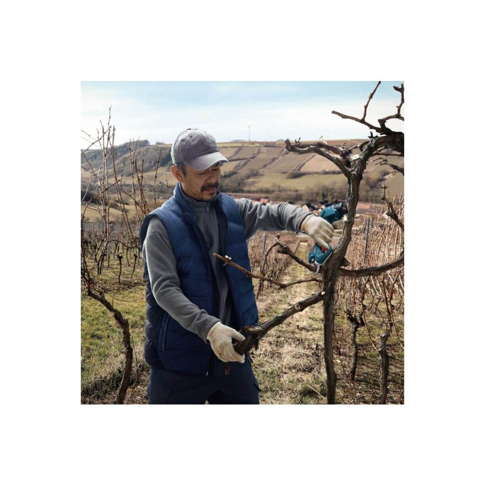 Аккумуляторный секатор Bosch Pro Pruner, 12 В, до 2.5 см, без АКБ и ЗУ, 06019K1020