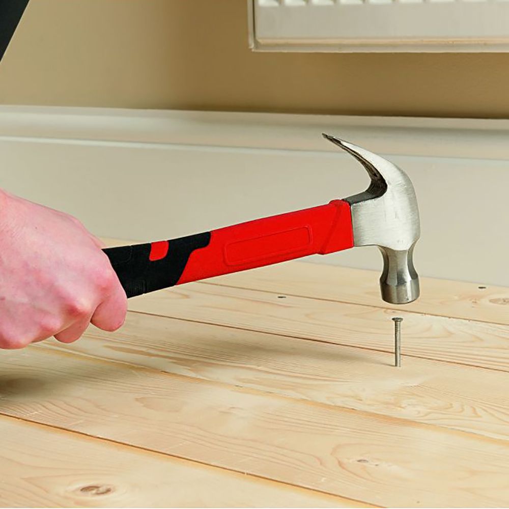 Молоток fiberglass с гвоздодером BLACK+DECKER, 450г.