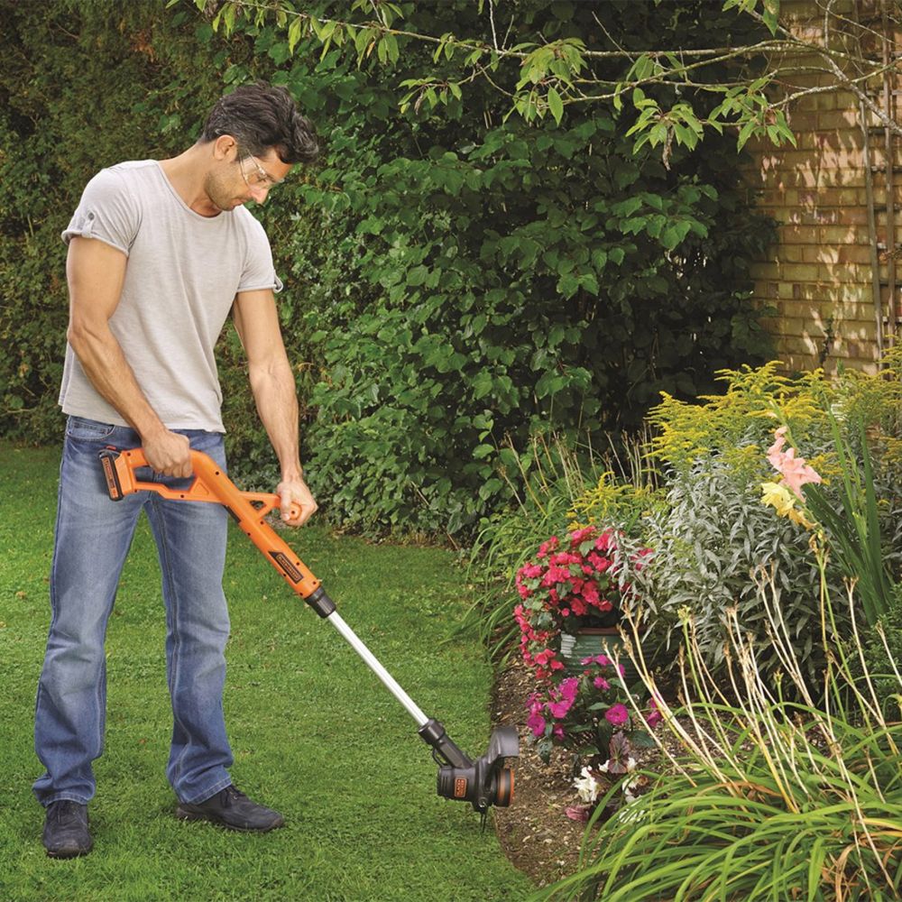 Триммер аккумуляторный BLACK+DECKER ST1823, 18 Вольт