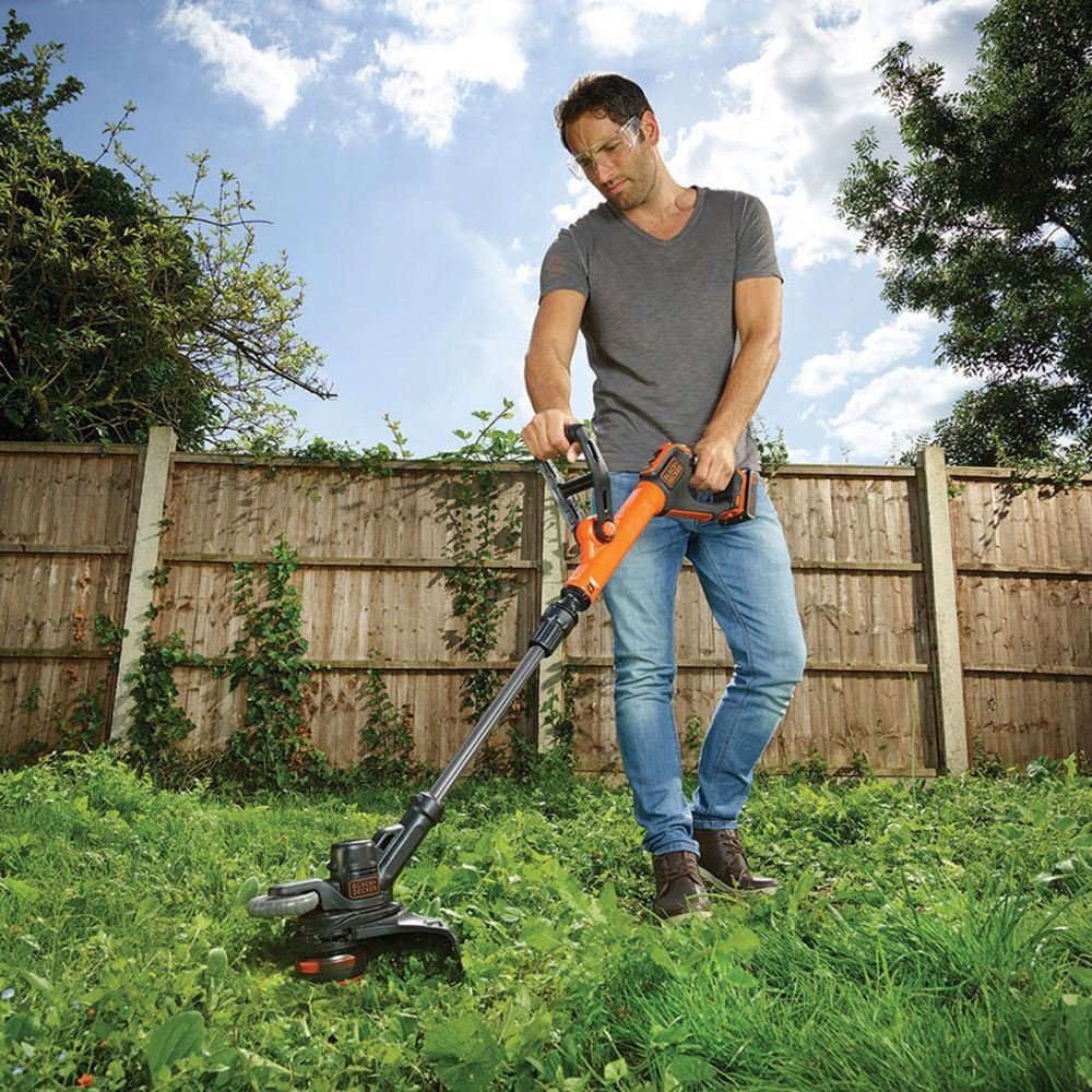 Триммер аккумуляторный BLACK+DECKER STC1820EPC, 18 Вольт