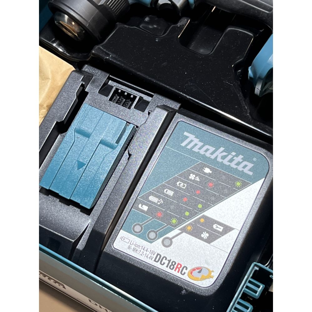 Аккумуляторный тепловой пистолет (фен) Makita LXT 18В, 1 режим, 550°, АКБ 5.0 Ач, З/У, кейс MakPac (УЦЕНЕННЫЙ ТОВАР) DHG181RT1J