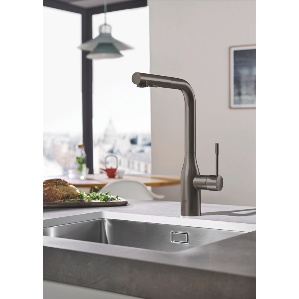 Смеситель для кухни GROHE Essence с вытяжным душем, темный графит матовый (30270AL0)