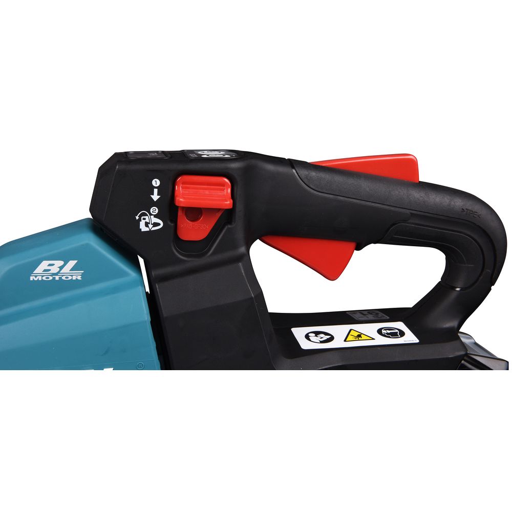 Аккумуляторный кусторез Makita, 40 В, 600 мм, 4000 рез/мин, без АКБ и ЗУ, UH006GZ