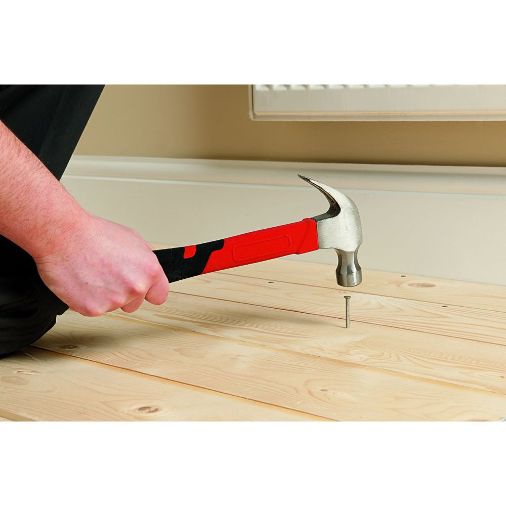 Молоток fiberglass с гвоздодером BLACK+DECKER, 450г.