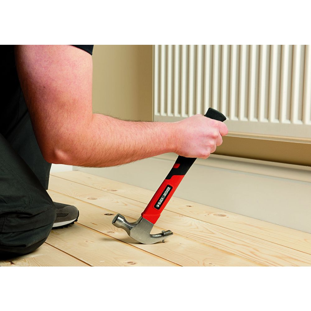 Молоток fiberglass с гвоздодером BLACK+DECKER, 450г.