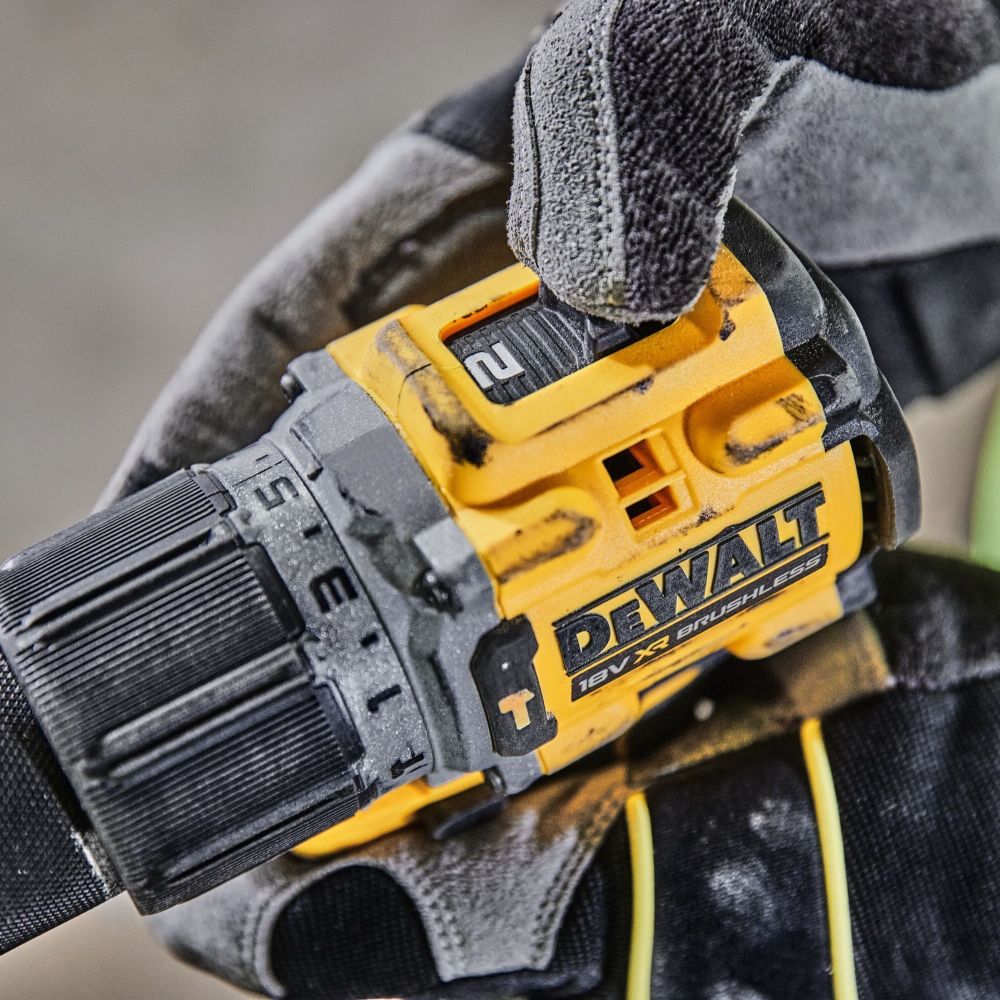 Аккумуляторная ударная дрель-шуруповерт DEWALT DCD805E2T, 18 В, 2000 об/мин, 34000 уд/мин, с 2 АКБ 1.7 Ач и ЗУ, в кейсе TSTAK (DCD805E2T-QW)