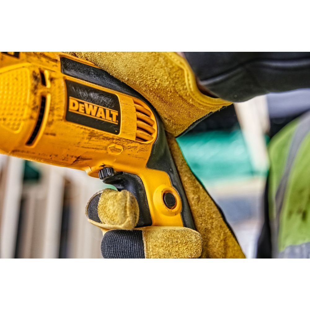 Ударная дрель DEWALT DWD024K, 650 Вт, 2800 об/мин, 47600 уд/мин, в кейсе (DWD024K-QS)