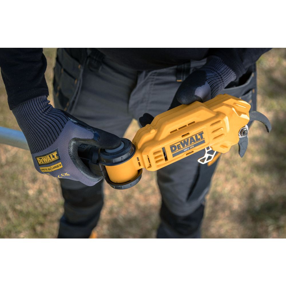 Аккумуляторный высотный секатор DEWALT DCMPP569P1, 18 В, рез до 38 мм, с АКБ 5 Ач и ЗУ (DCMPP569P1-QW)