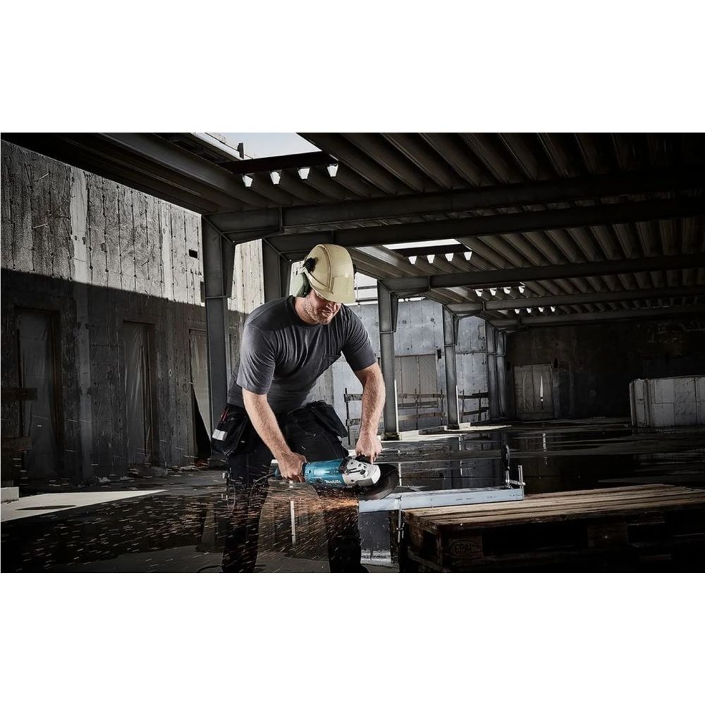 Угловая шлифмашина Makita GA9020SF, 2200 Вт, 230 мм, 6600 об/мин