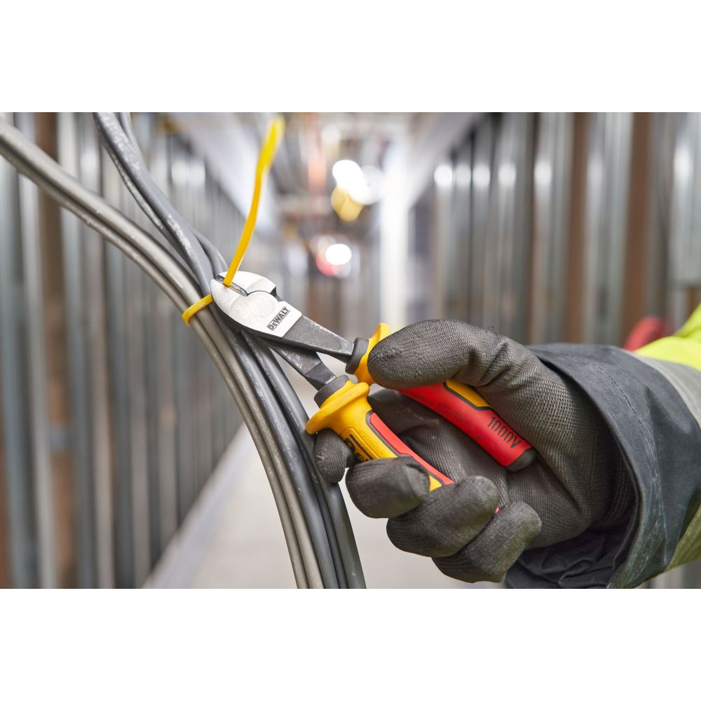 Диагональные кусачки DEWALT DWHT82801-0, с токоизолирующими рукоятками, 16 см