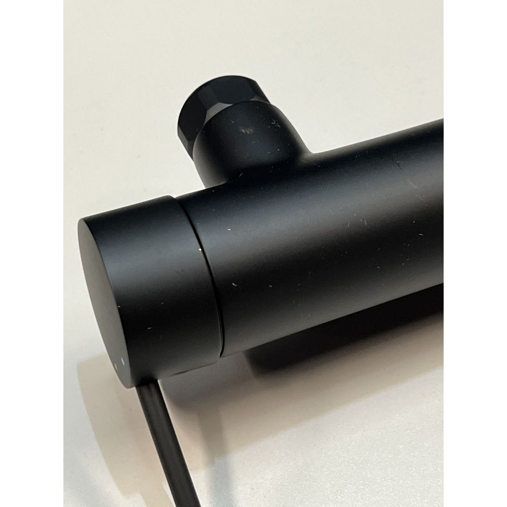 Смеситель для ванны GROHE Essence, фантомный черный (25250KF1), уцененный товар