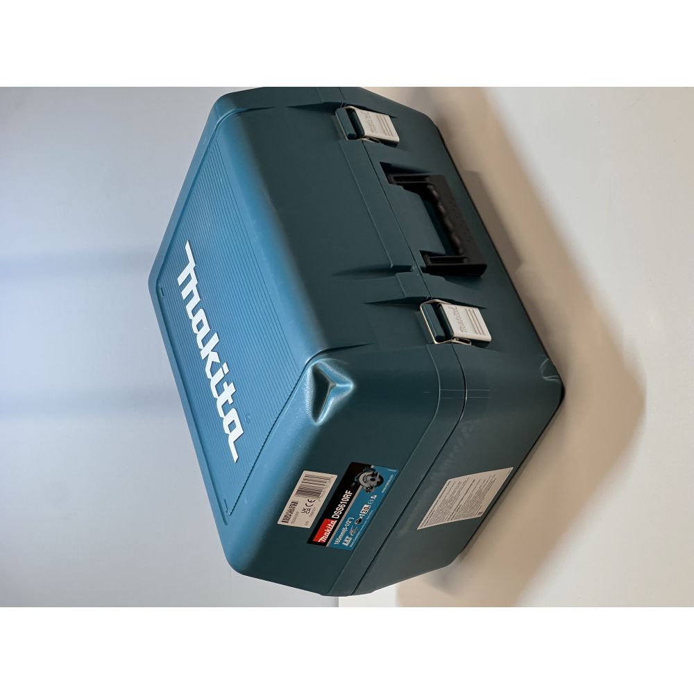 Аккумуляторная дисковая пила Makita DSS610RF, LXT 18 В, 165 мм, 3700 об/мин, с АКБ 3 Ач и ЗУ, (УЦЕНЕННЫЙ ТОВАР) (DSS610RF/U)