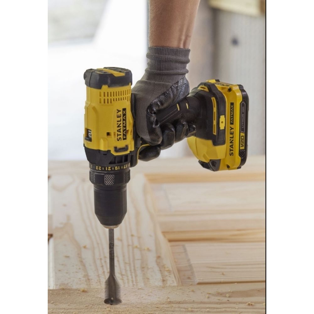 Аккумуляторная дрель-шуруповерт Stanley SFMCD700C2K, кейс, 18 В, 2 АКБ 1.5 Ач