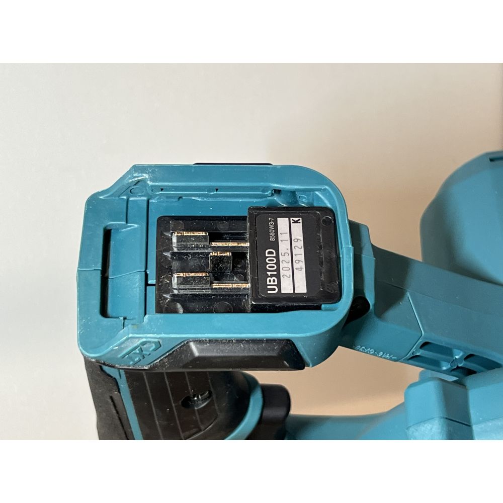 Аккумуляторная воздуходувка Makita UB100DZ, 12 В, 156 м³/ч, без АКБ и ЗУ (УЦЕНЕННЫЙ ТОВАР) (UB100DZ/U)