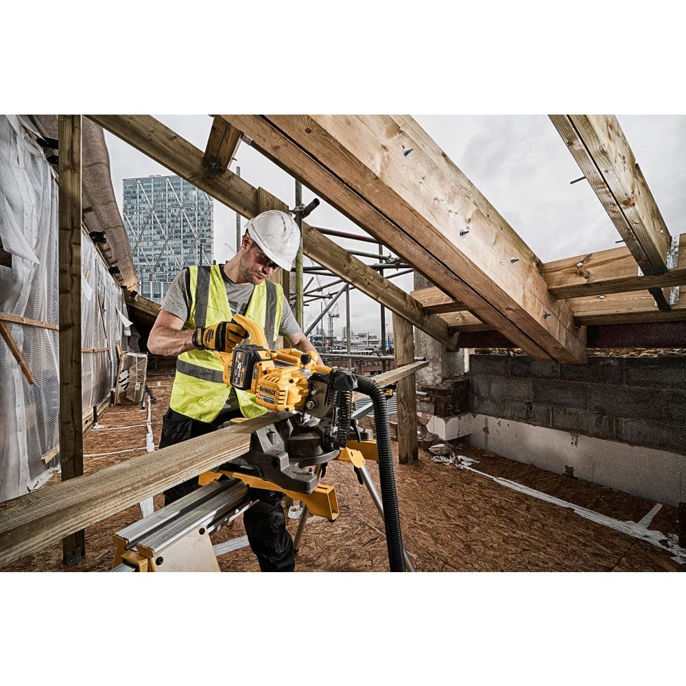 Аккумуляторная торцовочная пила DEWALT DCS777N, 54 В, 216 мм, 6300 об/мин, без АКБ и ЗУ (DCS777N-XJ)