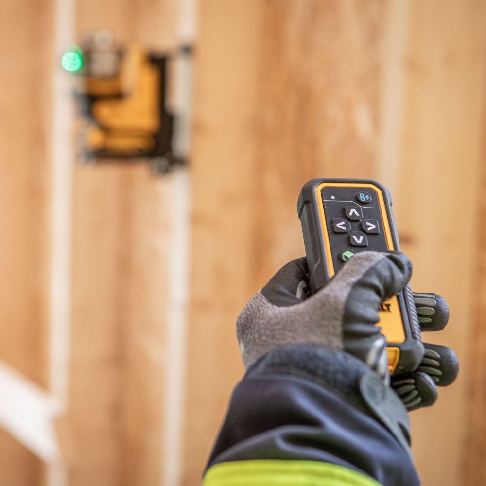 Аккумуляторный лазерный нивелир DEWALT DCLE34035B, 18 В, зеленый луч, 80 м, без АКБ и ЗУ, в кейсе (DCLE34035B-XJ)