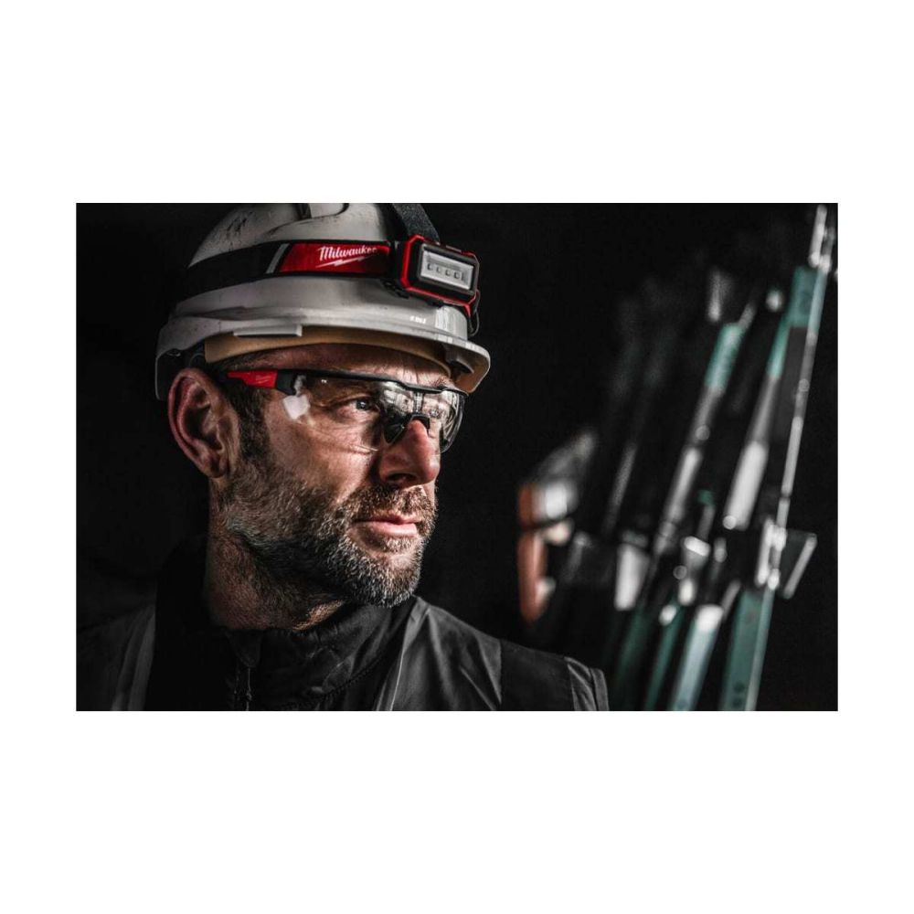 Очки защитные Milwaukee с защитой от царапин и запотевания (прозрачные), 4932478763