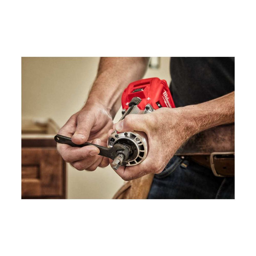 Аккумуляторный кромочный фрезер Milwaukee M18FTR-0X, без АКБ и ЗУ, в кейсе, 4933471604