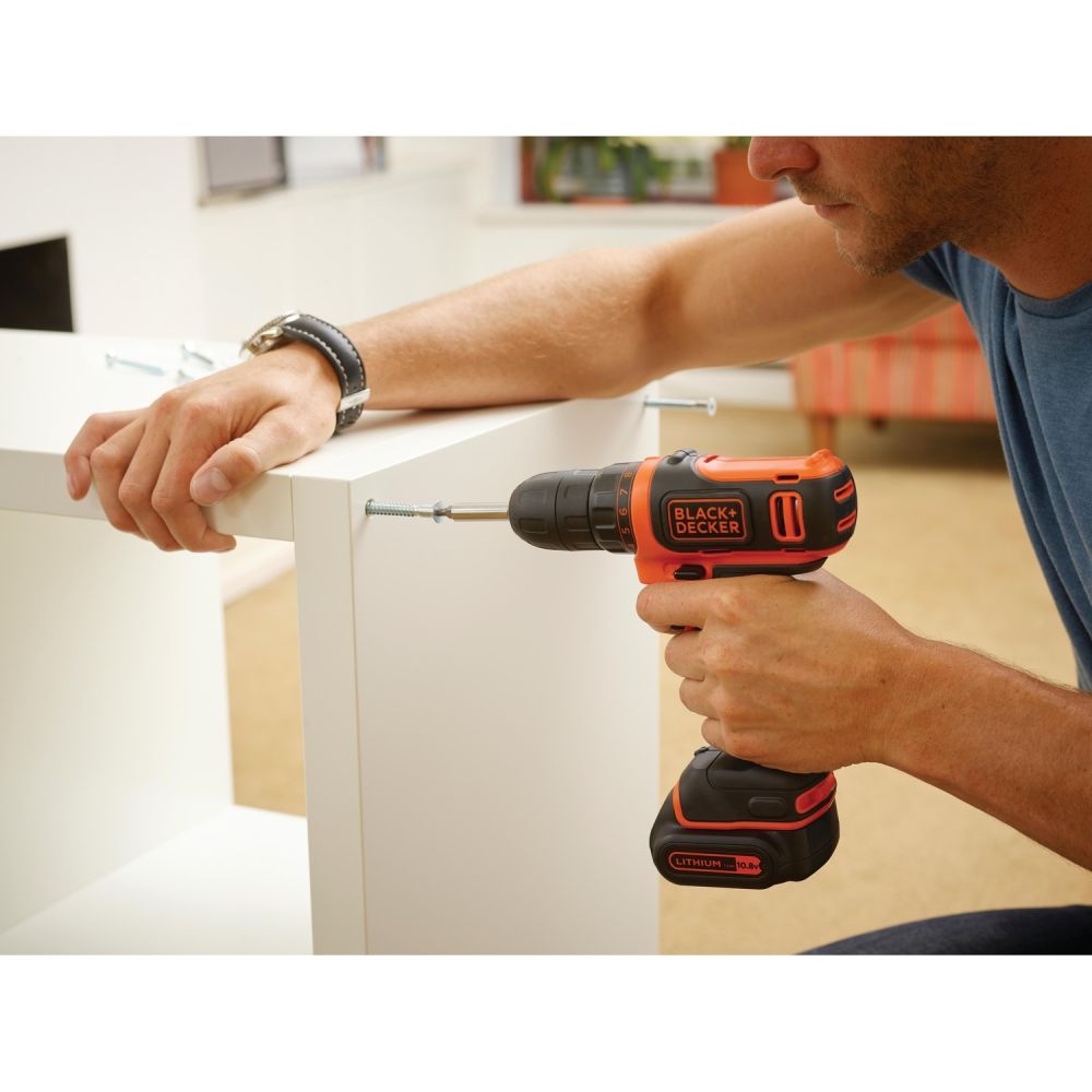 Аккумуляторная дрель-шуруповерт BLACK+DECKER BDCDD12, 10.8 В, Li-Ion аккумулятор 1.5 Ач