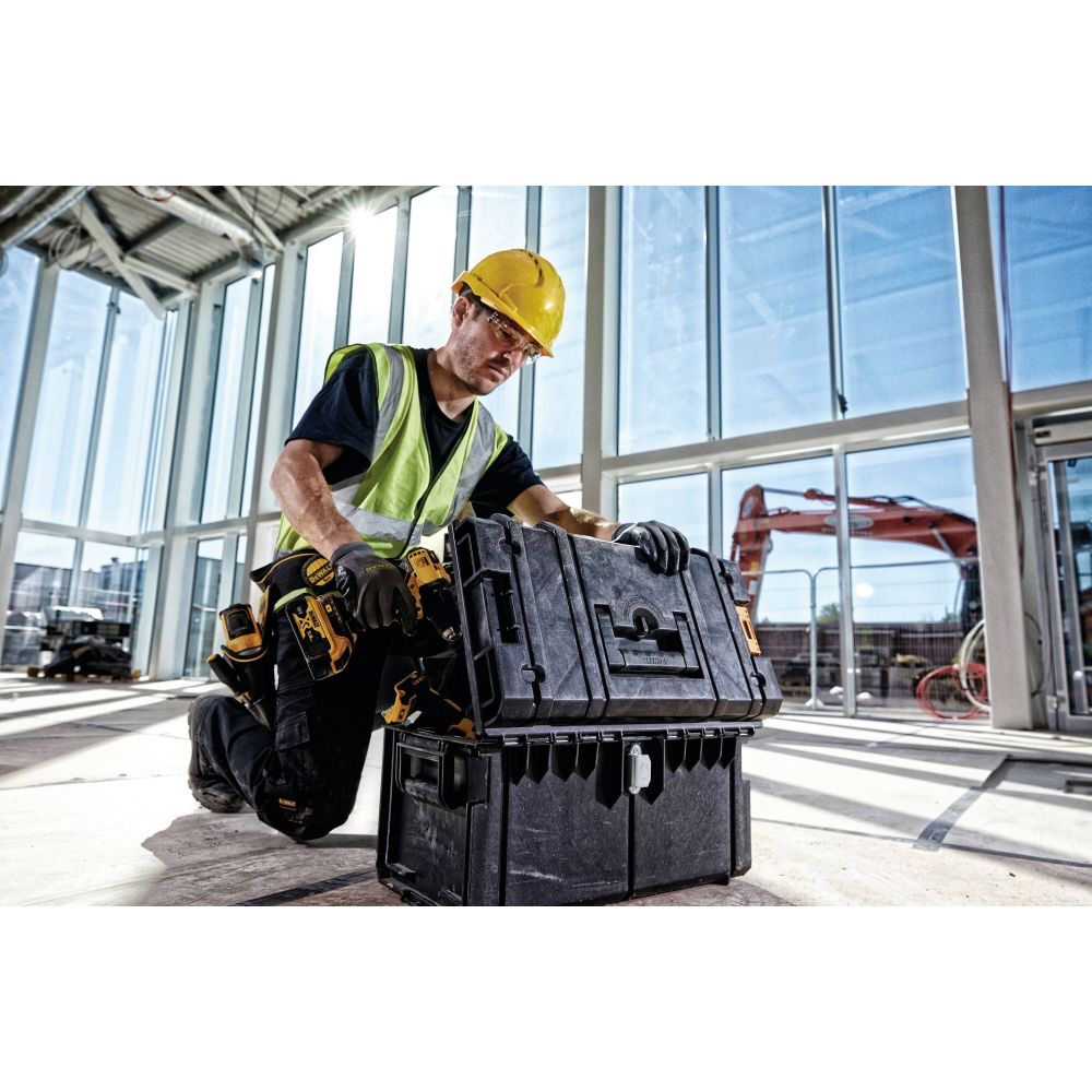 Ящик для инструмента DEWALT TOUGHSYSTEM DS300 (УЦЕНЕННЫЙ ТОВАР) (1-70-322/U)