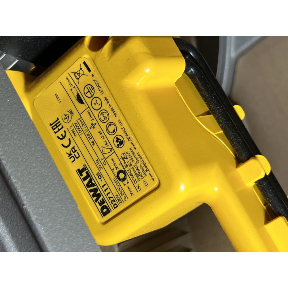 Комбинированная торцовочная пила DEWALT D27111, 1500 Вт, 305 мм, 2950 об/мин, (УЦЕНЕННЫЙ ТОВАР) (D27111-QS/U2)