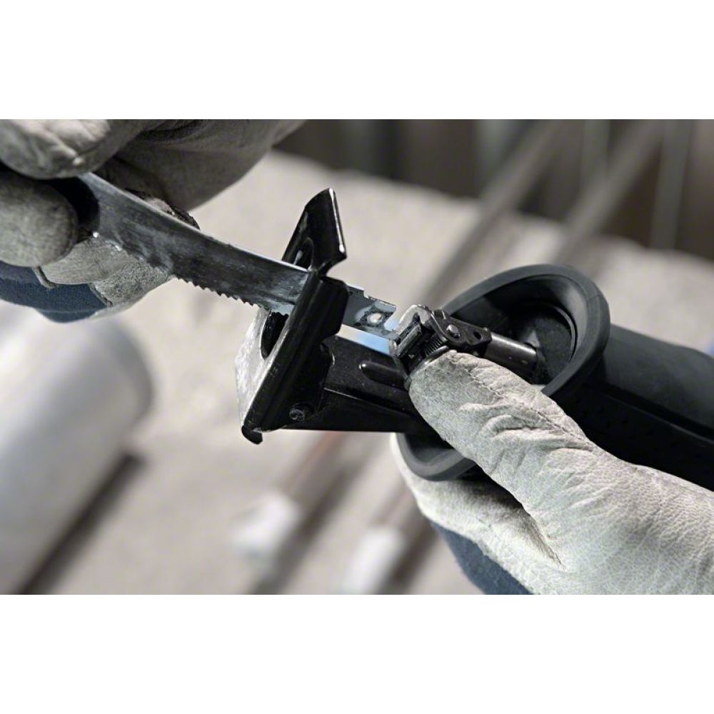 Электрическая сабельная пила Bosch GSA 1100 E 060164C800, 1100 Вт, 2700 ход/мин, в кейсе