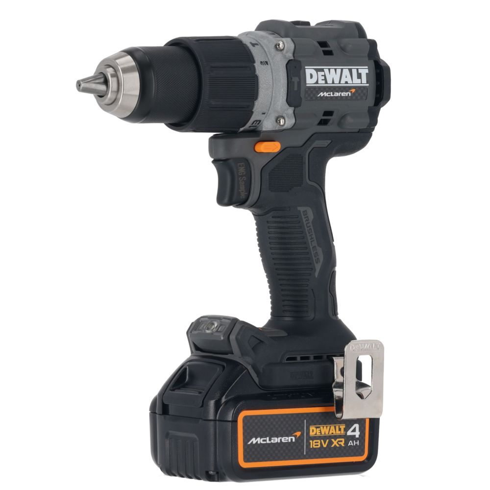 Аккумуляторный набор DEWALT McLaren Limited Edition DCK200MM2T: дрель-шуруповерт + шуруповерт, с 2 АКБ 4 Ач и ЗУ, в кейсе TSTAK