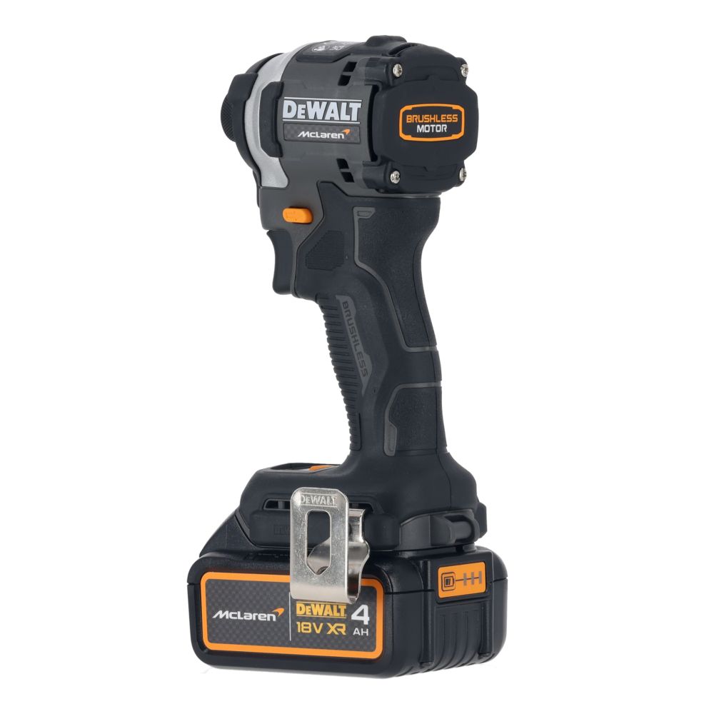 Аккумуляторный набор DEWALT McLaren Limited Edition DCK200MM2T: дрель-шуруповерт + шуруповерт, с 2 АКБ 4 Ач и ЗУ, в кейсе TSTAK