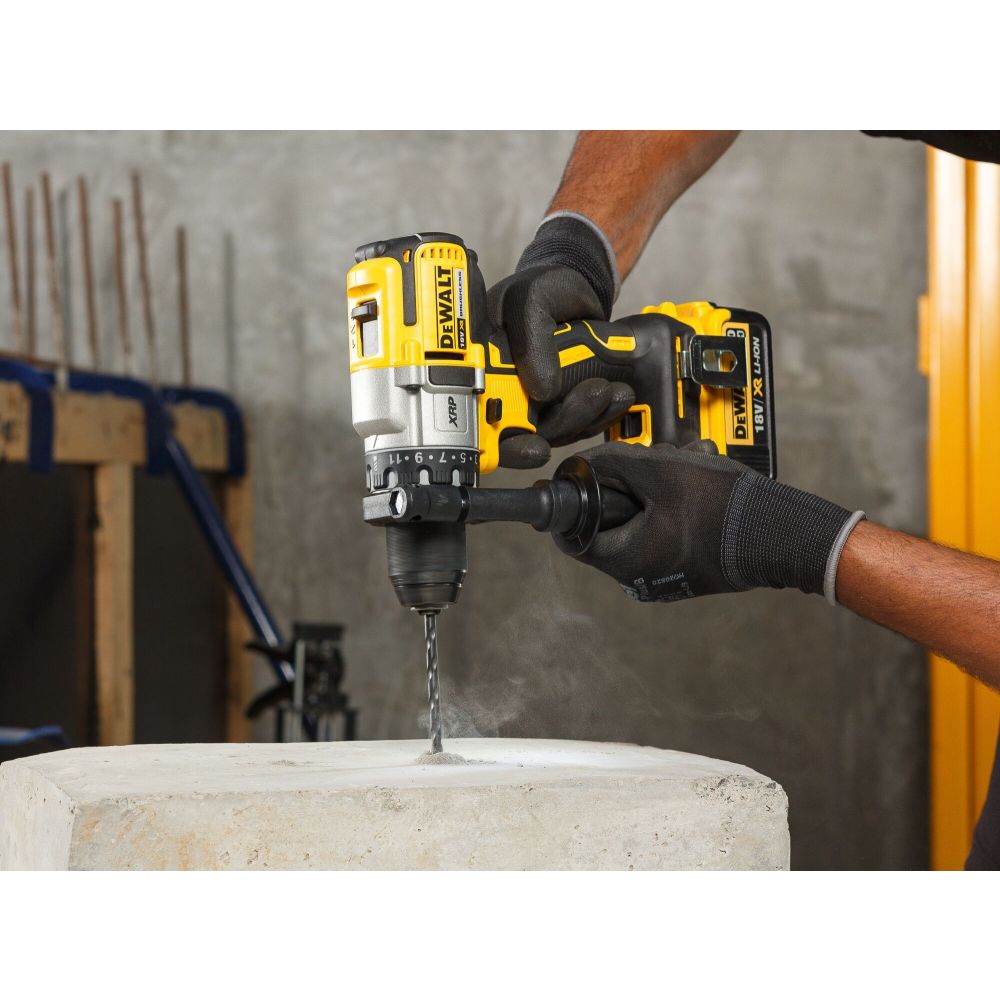 Аккумуляторная дрель-шуруповерт DEWALT DCD991P2, 18 В, 2000 об/мин, с 2 АКБ 5 Ач и ЗУ, в кейсе TSTAK (DCD991P2-QW)