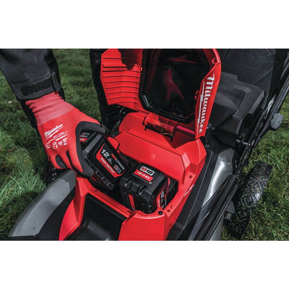 Аккумуляторная газонокосилка Milwaukee M18 F2LM53-122, 2x18 В, 53 см, 70 л, c 2 АКБ 12 Ач и ЗУ, 4933479585