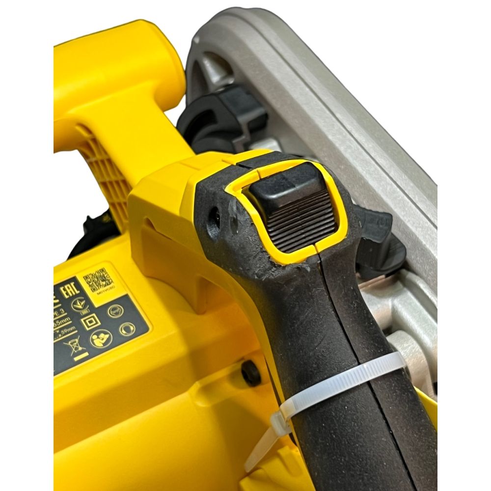Дисковая пила DEWALT DWS520KT, 1300 Вт, 165 мм, 4000 об/мин, в кейсе TSTAK (DWS520KT-QS/U1), уцененный товар