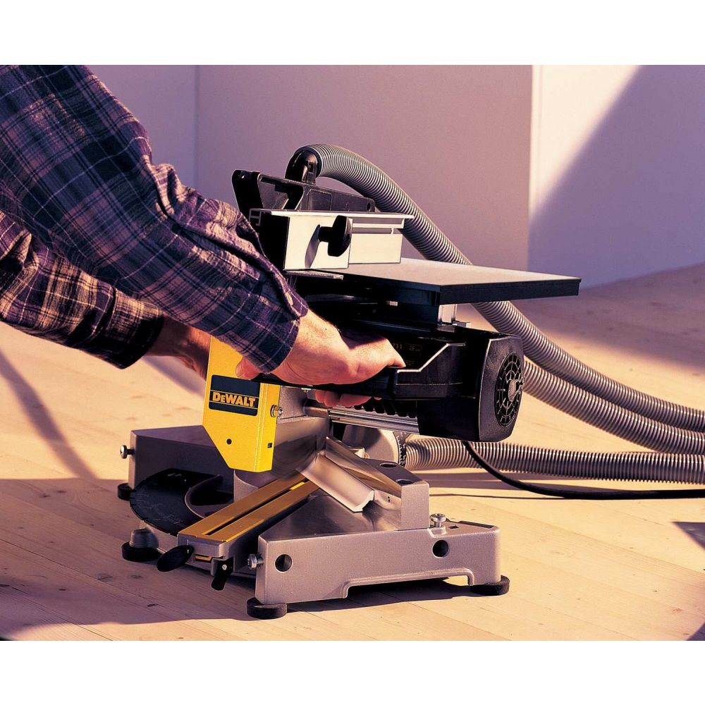 Комбинированная торцовочная пила DEWALT DW711, 1300 Вт, 260 мм, 2950 об/мин (DW711-QS)