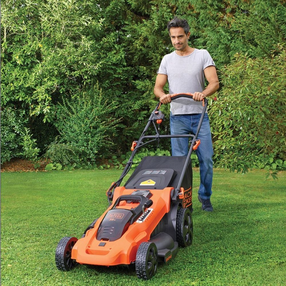 Аккумуляторная газонокосилка BLACK+DECKER, 36 В,  48 см, 50 л, с 2 АКБ 2 Ач и ЗУ, CLMA4820L2