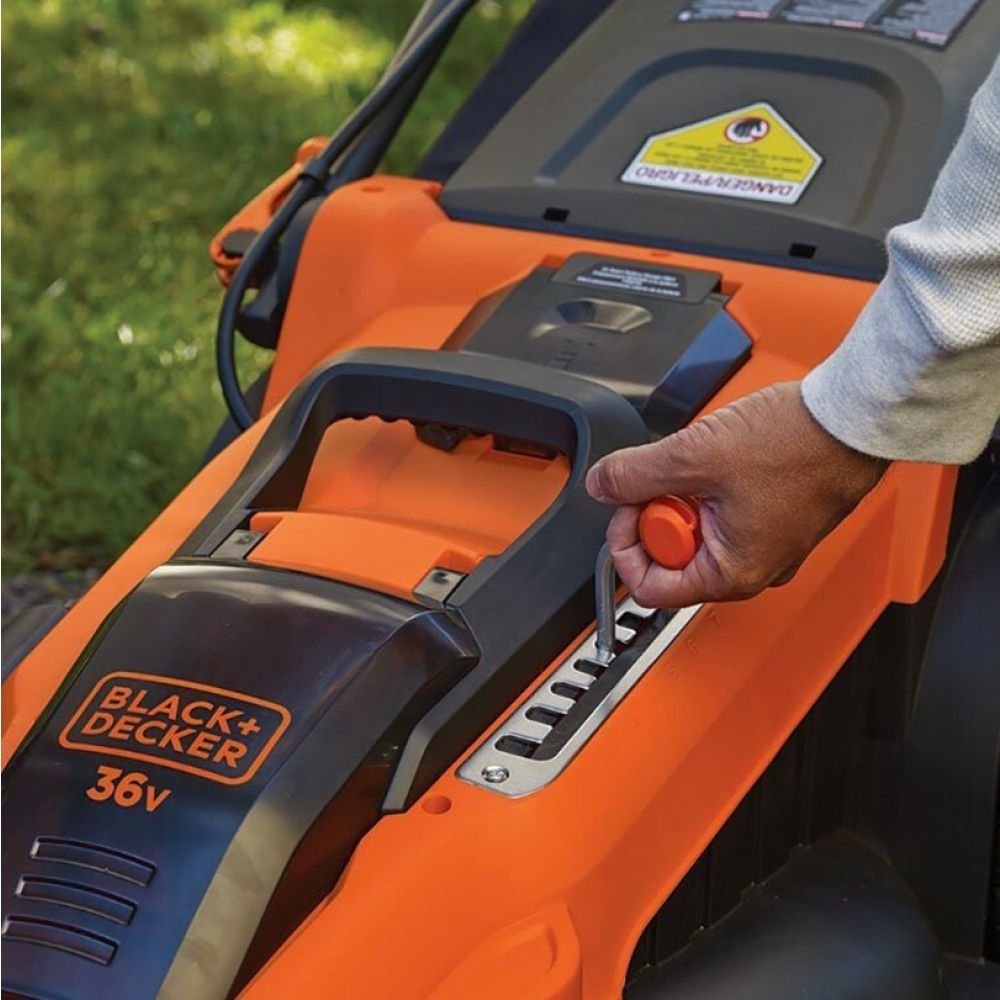 Аккумуляторная газонокосилка BLACK+DECKER, 36 В,  48 см, 50 л, с 2 АКБ 2 Ач и ЗУ, CLMA4820L2