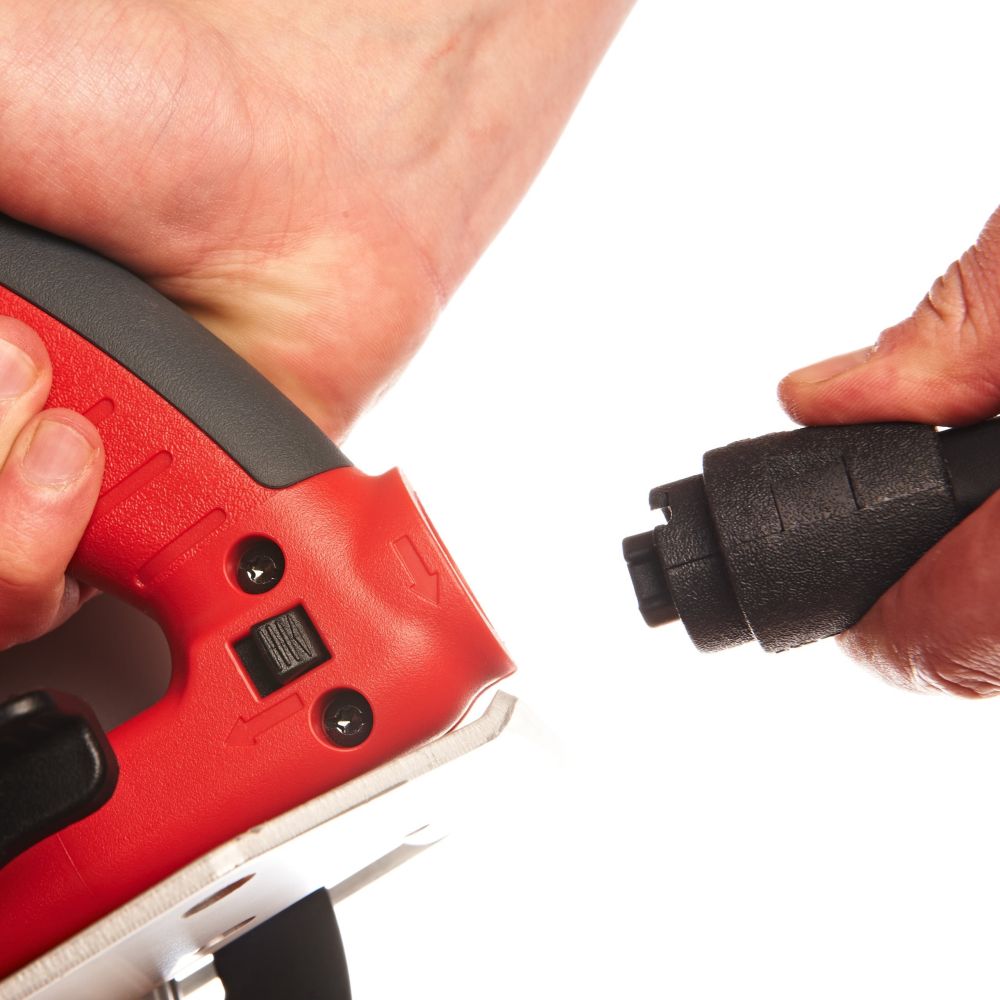 Циркулярная пила Milwaukee SCS 65 Q/K, 1900 Вт, 5800 ОБ/МИН, 190 мм, в кейсе, 638051