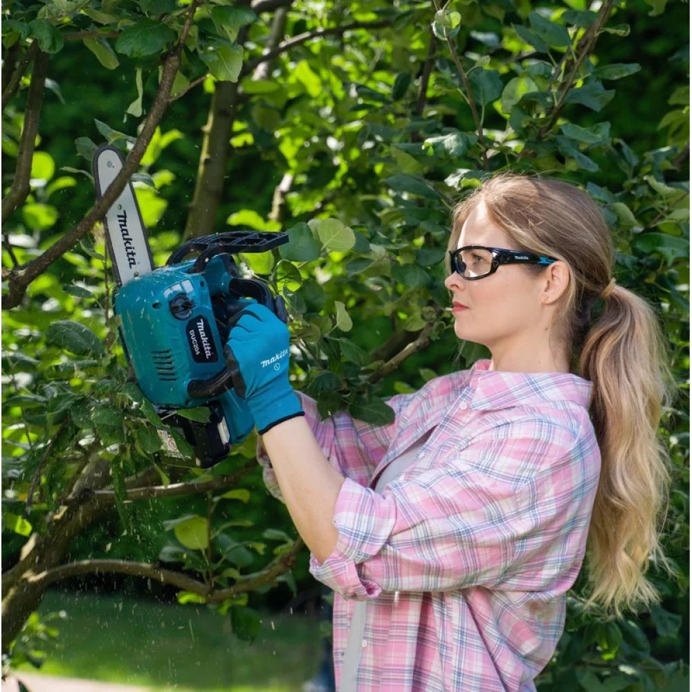 Аккумуляторная цепная пила Makita DUC204SF, 18 В, 20 см, с АКБ 3 Ач и ЗУ