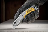 Нож DEWALT DWHT10054-0, с выдвижным лезвием