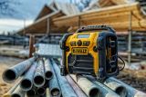 Аккумуляторный радиоприемник DEWALT DCR020, 12/18 В, с возможностью работы от сети, 10 Вт, без АКБ и ЗУ (DCR020-QW)