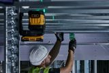 Аккумуляторный лазерный нивелир DEWALT DCLE34021D1, 18 В, зеленый луч, 55 м, с АКБ 2 Ач и ЗУ, в кейсе (DCLE34021D1-QW)
