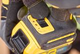 Аккумуляторный масляный шуруповерт DEWALT DCF870P1, 18 В, 56 Нм, 4200 уд/мин, с АКБ 5 Ач и ЗУ (DCF870P1N-XJ)