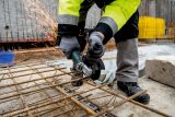 Аккумуляторная угловая шлифмашина Metabo W 18 L 9-125, 18 В, 125 мм, 8500 об/мин, с 2 АКБ 4 Ач и ЗУ, в кейсе metaBOX (602247510)