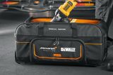 Сумка DEWALT McLaren Limited Edition DWST83522-9, с наплечным ремнем, на колесах, 60 л
