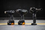 Аккумуляторный набор DEWALT McLaren Limited Edition DCK3222MP2T, 18 В: дрель + гайковерт + УШМ, с 2 АКБ 5 Ач и ЗУ, в кейсе TSTAK
