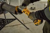 Аккумуляторная угловая шлифмашина DEWALT DCG407M2T, 18 В, 125 мм, 9000 об/мин, с 2 АКБ 4 Ач и ЗУ, в кейсе TSTAK (DCG407M2T-QW)