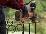 Аккумуляторная углошлифовальная машина BLACK+DECKER BCG720M1, 18 B, 4 Ач , Li-Ion, 1 АКБ, ЗУ