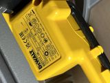Комбинированная торцовочная пила DEWALT D27111, 1500 Вт, 305 мм, 2950 об/мин, (УЦЕНЕННЫЙ ТОВАР) (D27111-QS/U2)