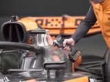 Аккумуляторный набор DEWALT McLaren Limited Edition DCK200MM2T: дрель-шуруповерт + шуруповерт, с 2 АКБ 4 Ач и ЗУ, в кейсе TSTAK
