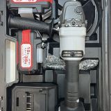 Аккумуляторная угловая шлифмашина ИНТЕРСКОЛ УШМ-125/36ВМЭ, 36 В, 125 мм, 8500 об/мин, c 2 АКБ 2 Ач и ЗУ в кейсе (УЦЕНЕННЫЙ ТОВАР) (956.2.2.70/U)