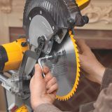Торцовочная пила DEWALT DWS780, 1675 Вт, 305 мм, 3800 об/мин (DWS780-A9)