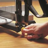 Стусло для плотницких работ металлическое регулируемое с ножовкой STANLEY 1-20-800, 560 мм